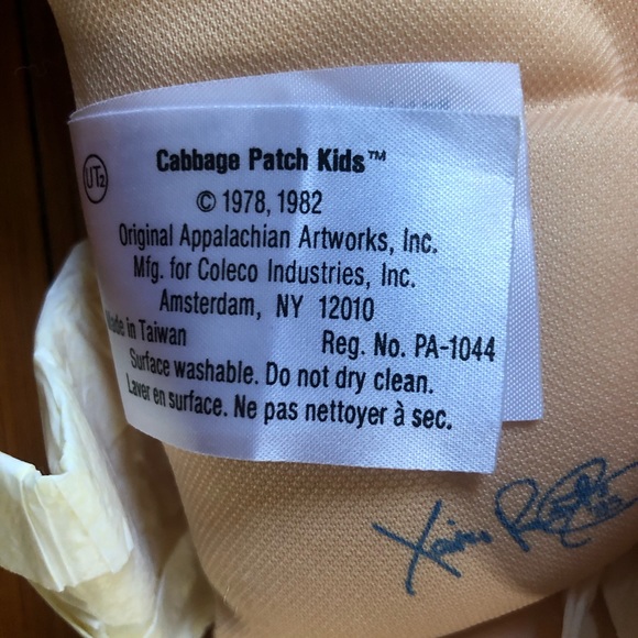 Vintage Cabbage Patch doll by Xavier Roberts 1985 - Picture 5 of 9
